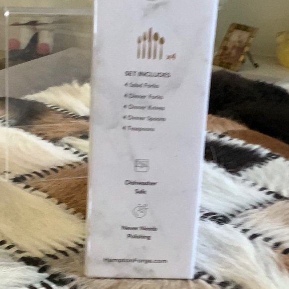 Hampton signature 20 piece silverware - Picture 3 of 3